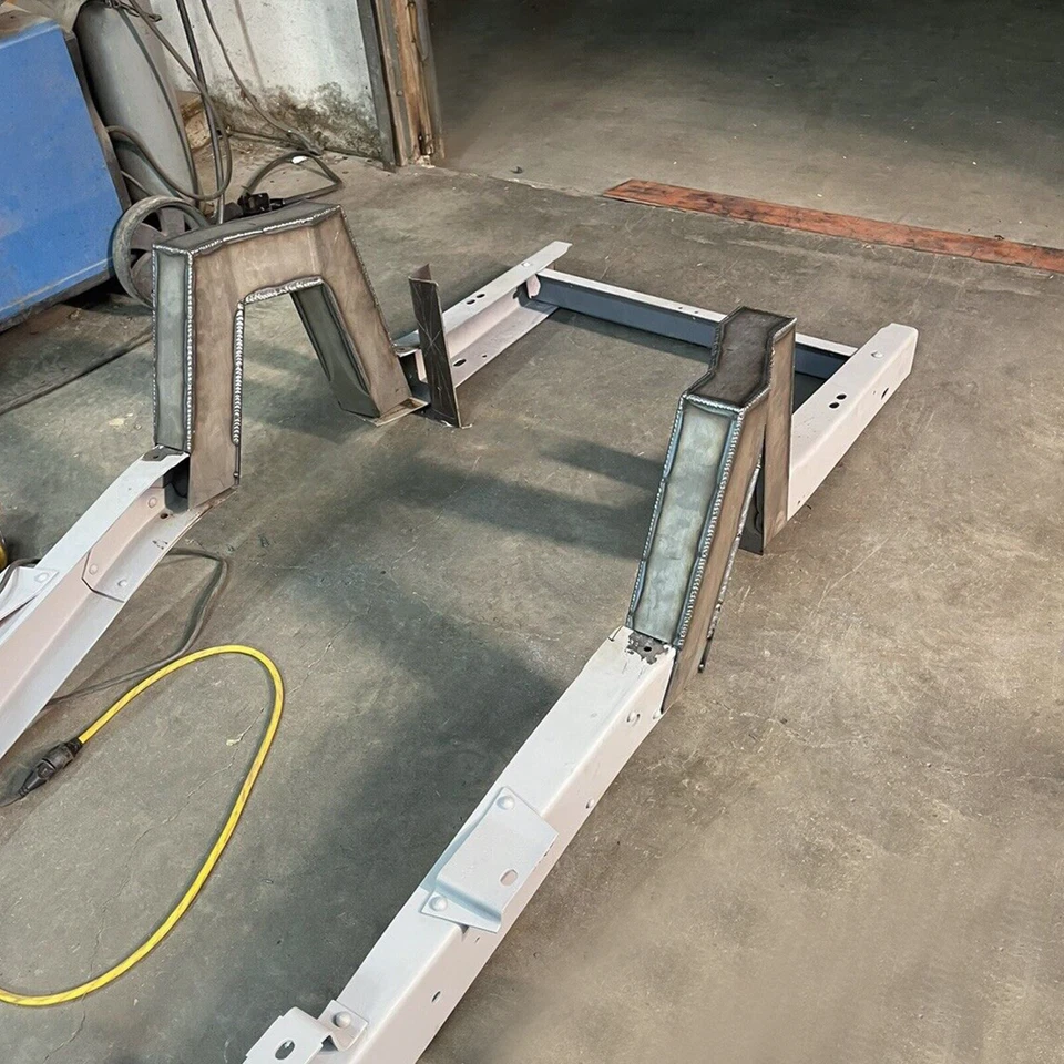 For 1963-1972 Chevrolet C10 Pickup 26" wheels C Notch Frame Step Notch Set Steel Foto 2 de 4