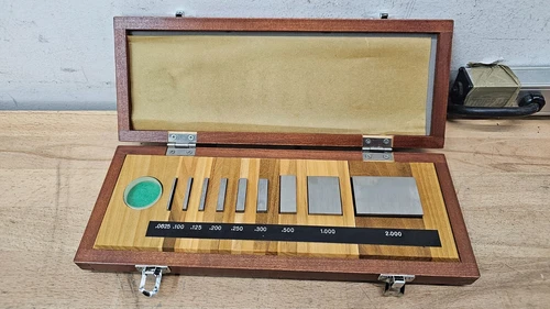 Mitutoyo Gauge Block Set  Code 516-930 10 Piece Set Lightly USED
