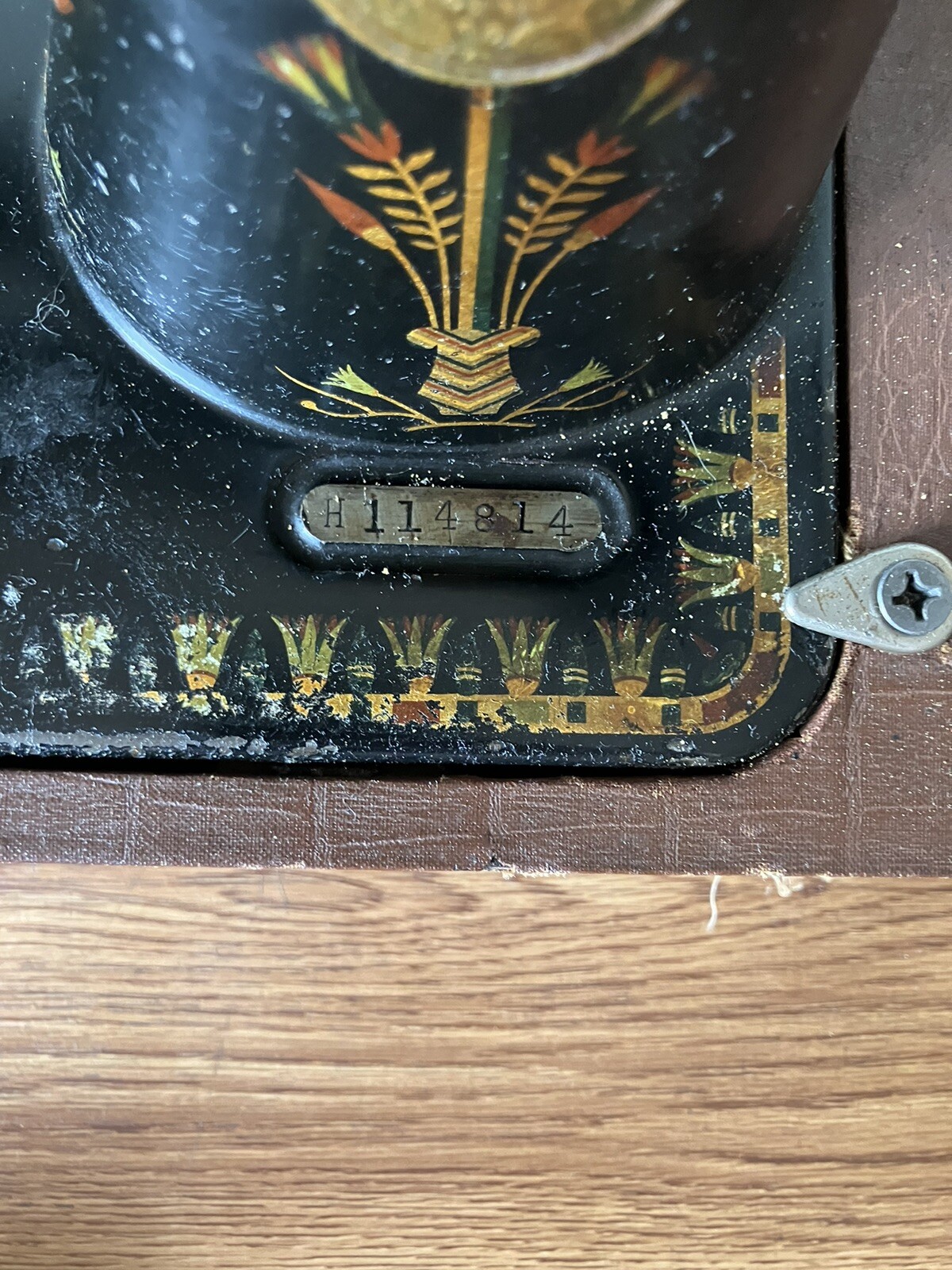 Antique Singer Model 66, 66k Lotus decals Sewing Machine With Case