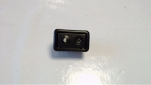 BMW 316i touring E36 Schalter Fensterheber rechts* 8368941 15485