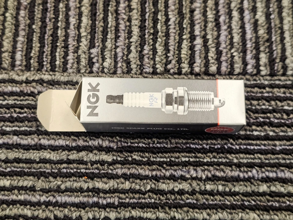(QTY 4) NGK 2288 BKR6EK Spark Plug Fits 2006-2008 Suzuki Forenza - Image 4 of 4