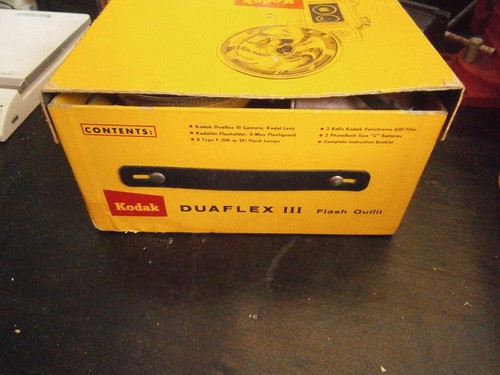 Conjunto de cámara Kodak DualFlex de colección en la caja original unidad de flash con bombillas película - Imagen 11 de 11