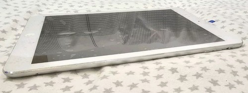 Apple iPad Air 1st Gen. 128GB, Wi-Fi + Cellular (Unlocked), 9.7in - Silver - Afbeelding 3 van 5