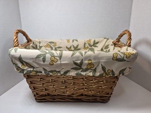 Med Vintage Wicker Rectangular Basket W/ Handles And Liner A621
