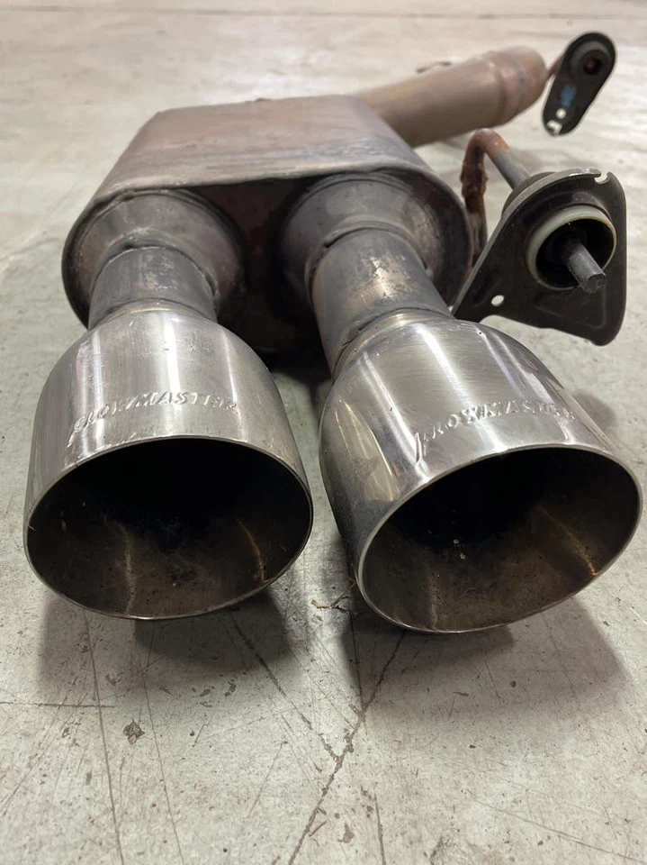 Silenciadores Ford Mustang GT 2015-23 Flowmaster con cuatro puntas 279 Foto 3 de 4