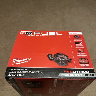 Milwaukee 2732-21HD 7-1/4'' Circular Saw Kit - Red