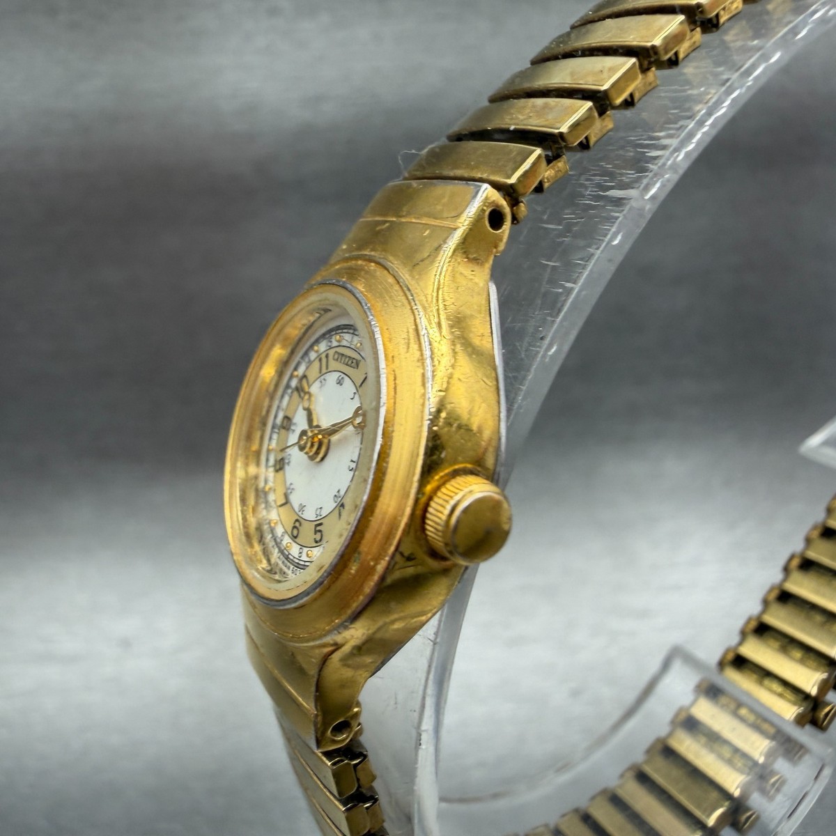 Citizen Watch Women 20mm Cream Dial Gold Tone Round 6031-S07742