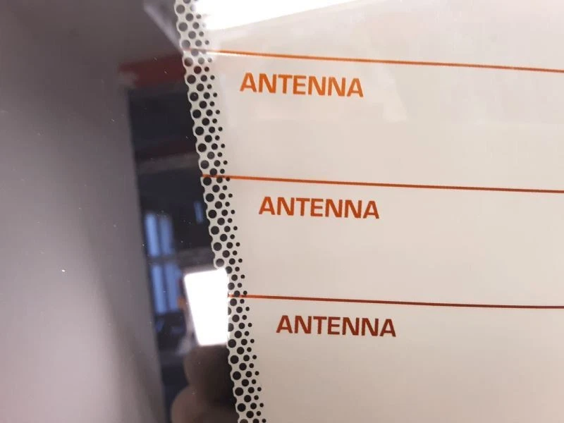 10-15 JAGUAR XJ Rear Windshield Glass - Image 3 of 4