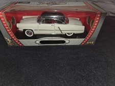 Road Signature Collection 118 1952 Lincoln Capri Whiteblack Diecast Boxed Road Signature Collection 118 1952 Lincoln Capri Whiteblack Diecast Boxed