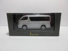 1/43  KYOSHO TOYOTA HIACE SUPER GL 200 SERIES SILVER MICA METALLIC 301828