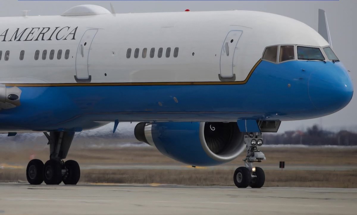 BRAND NEW GEMINI JETS 1:200 scale U.S. AIR FORCE BOEING C-32A