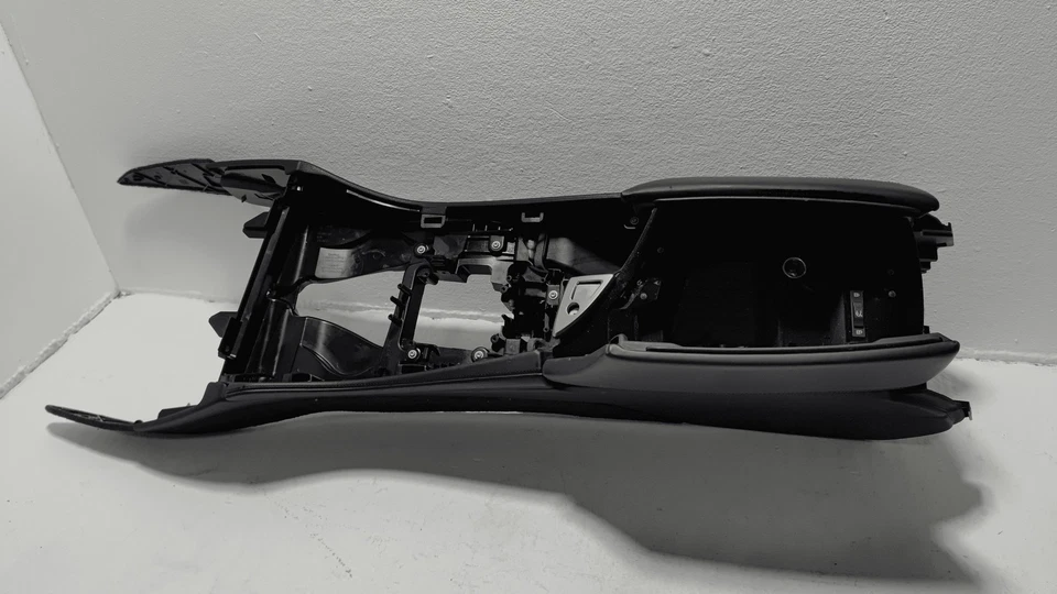 Оригинальная центральная консоль основание с подлокотником для BMW 550i 550i xDrive 2011-2016 годов выпуска - Изображение 2 из 4