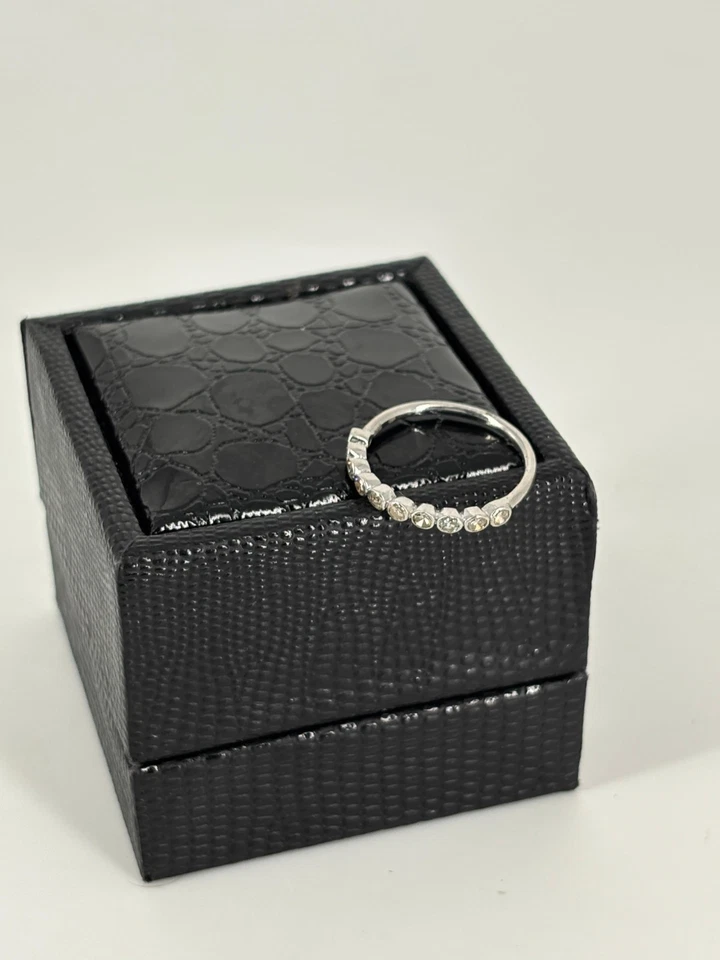 Anillo banda diamante media eternidad delicado anillo diamante anillo de boda mujer joyería Foto 4 de 4