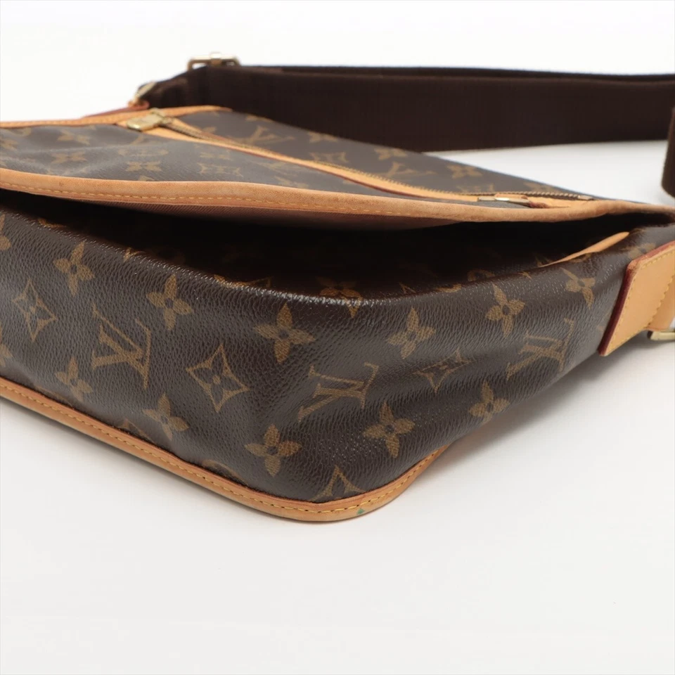 Auténtico bolso de hombro Louis Vuitton con monograma Messenger Bosphore PM M40106 usado LV Foto 3 de 4