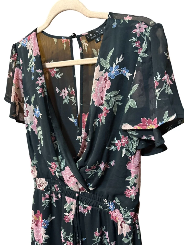 Trixxi Clothing Company 黑色花卉连身裤,尺寸 M — 第 2/3 张图片