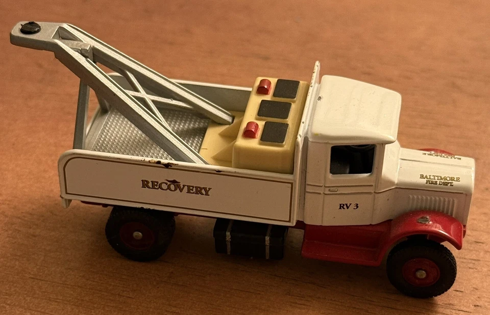 Corgi 1934 Mack 5 ton Breakdown Truck Baltimore Fire Dept. Recovery - Image 3 of 4