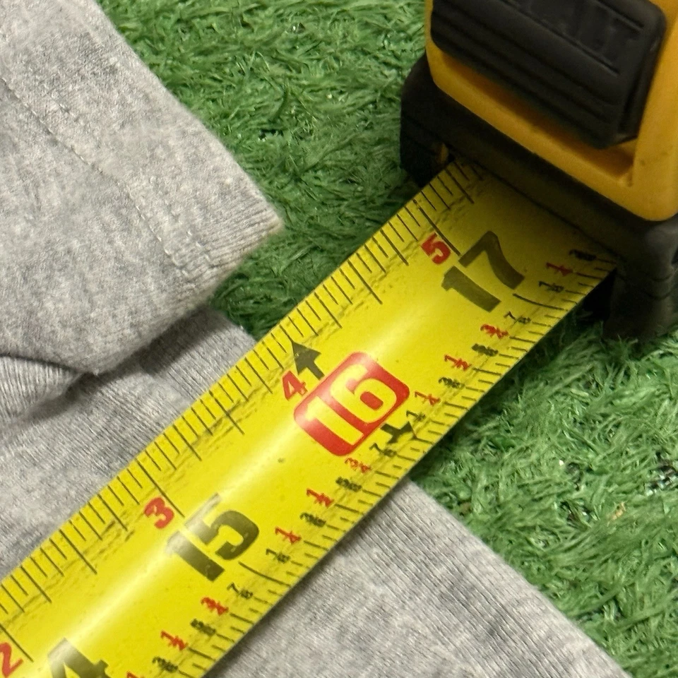 Camiseta vintage Y2K Rocawear Spellout gris talla: grande Foto 4 de 4