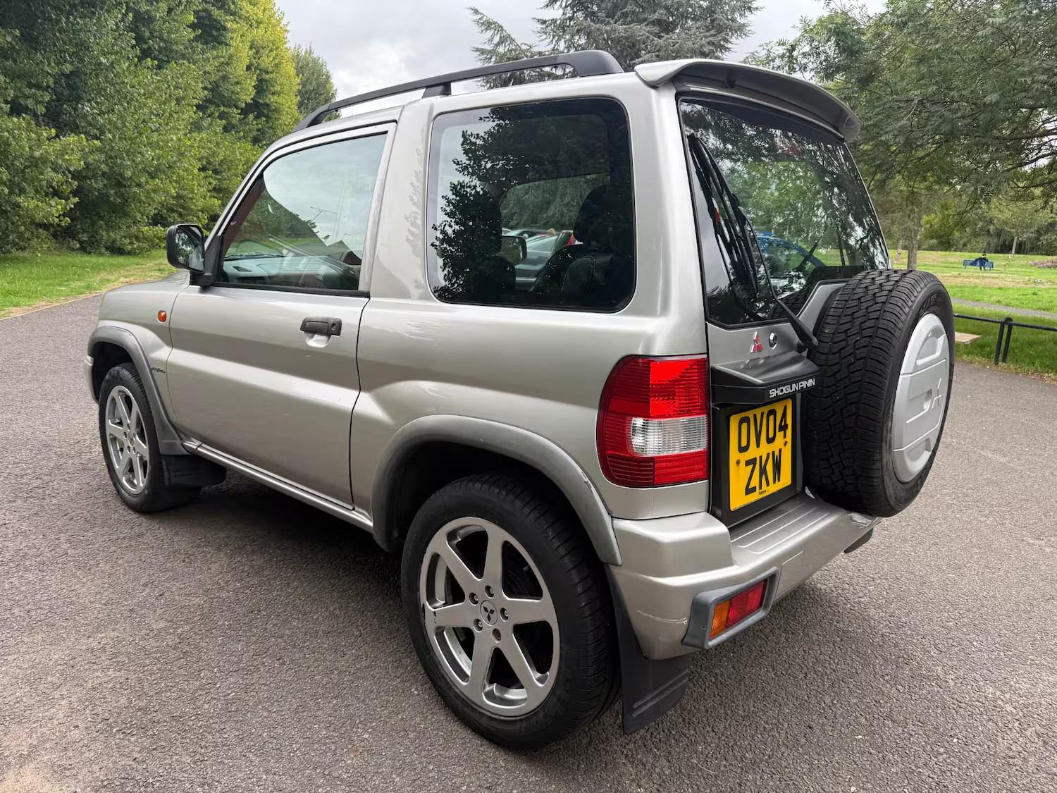 Mitsubishi Shogun, photograph 8