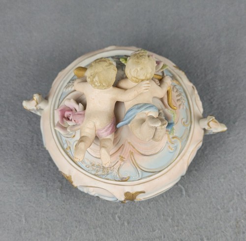 Vintage Biskuitporzellan 3 Fuß Schmuck Kommode Schatulle Cherub Capodimonte Stil Rosen - Bild 4 von 11