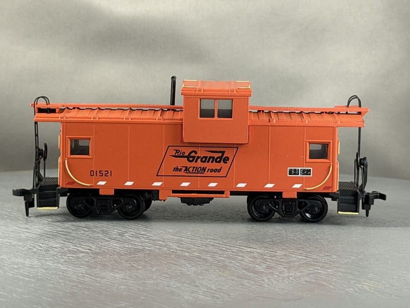 Athearn/Bev-Bel - Denver & Rio Grande Western - 29' W/V Caboose + Wgt # 01521