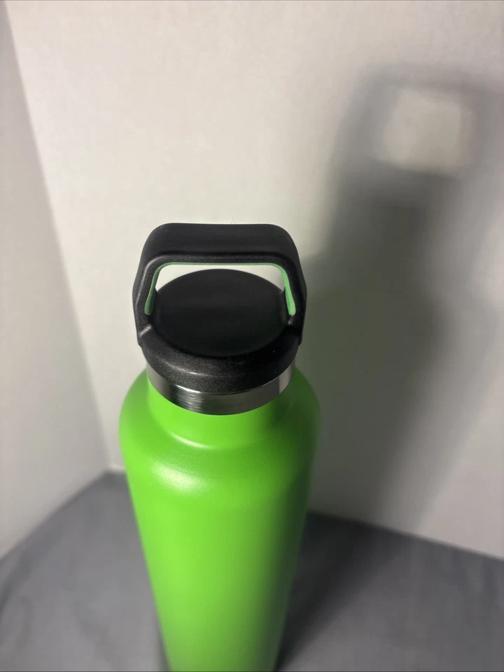 Botella de agua aislada al vacío RTIC 26 oz - verde rana árbol Foto 3 de 4