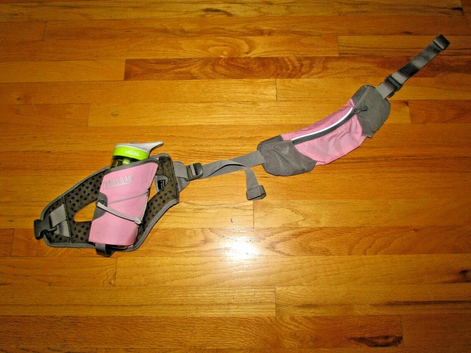 Coldre de água CAMELBAK "Delaney Race" ajuste cinto cor rosa com Eddy 600ml H2O - Imagem 3 de 4