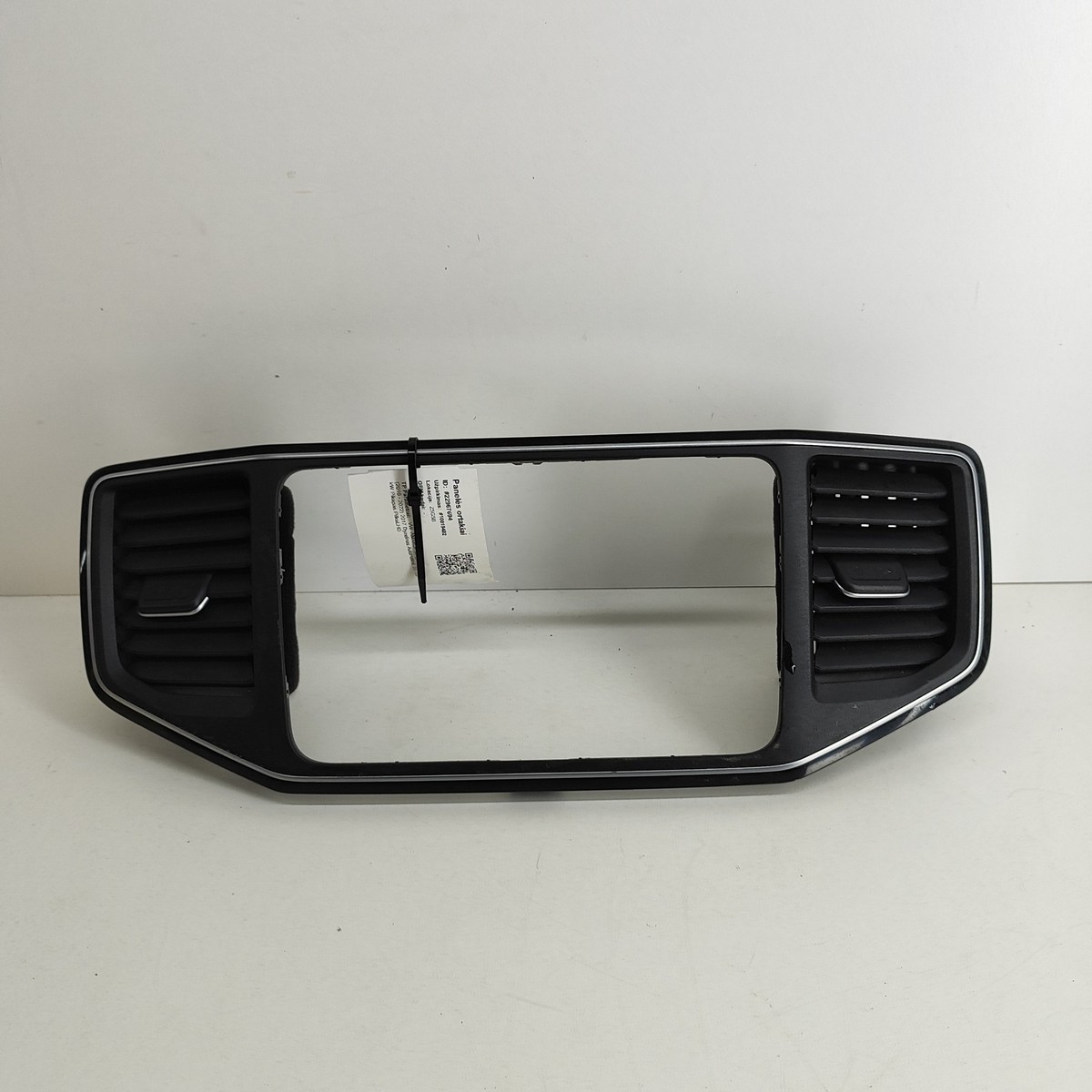 VW AMAROK 2H, S1B Dashboard Air Vents 2H6858071A 2H6819383A  