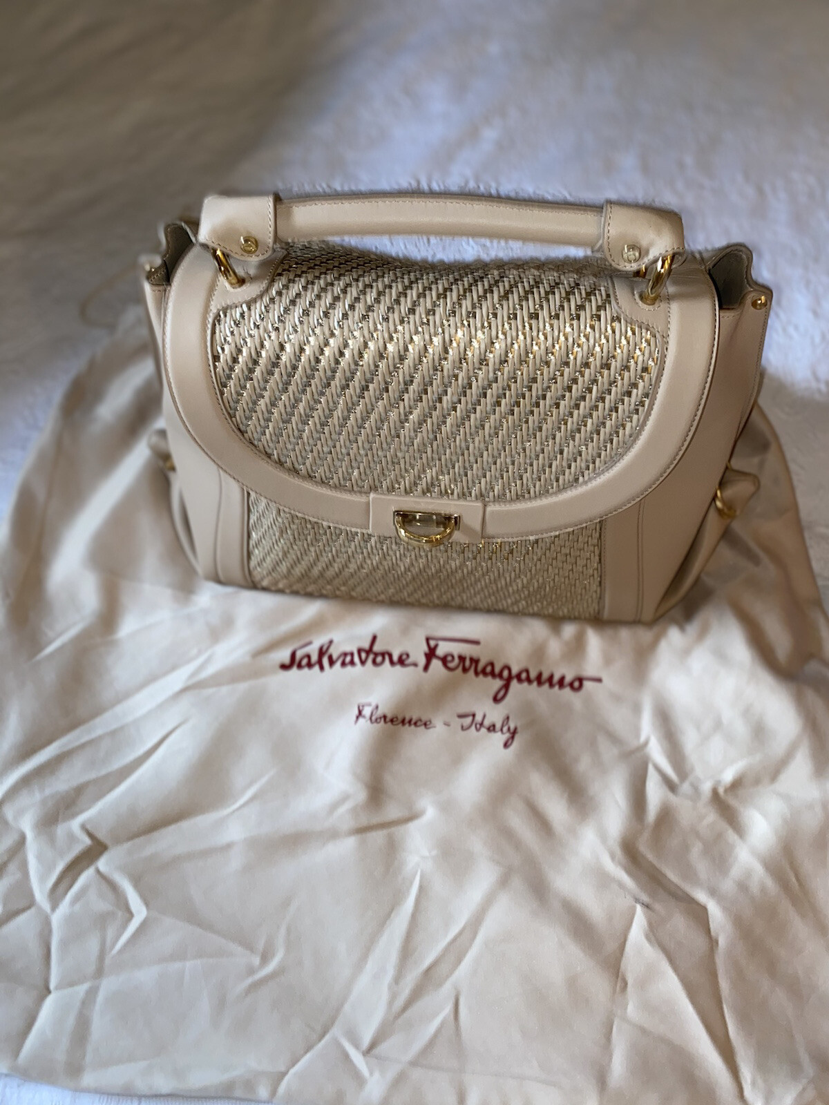 Beautiful Brand New Ferragamo Nude and Gold Woven Design Handbag