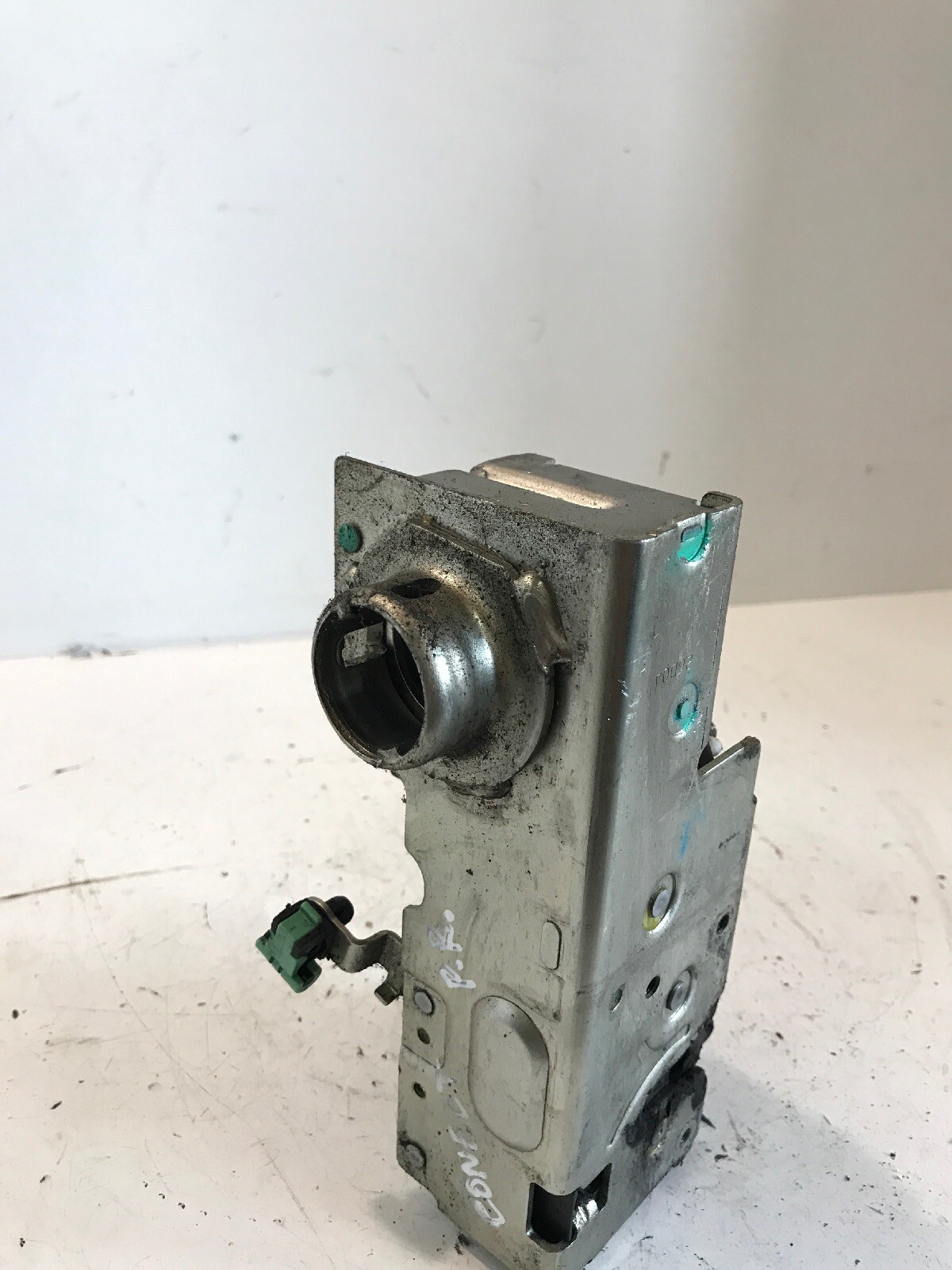 FORD CONNECT FRONT RIGHT DOOR LOCK MECHANISM 2T1AV21812BF 999938D  