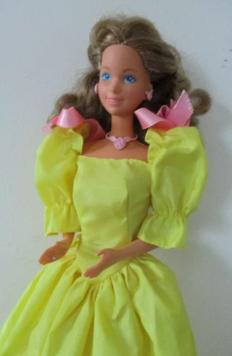 Vintage 1980s Mattel The Heart Family - Surprise Party Mum VGC with jewels