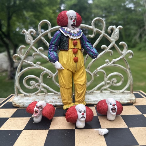 NECA Ultimate Pennywise IT 7" Action Figure Tim Curry Horror Clown READ