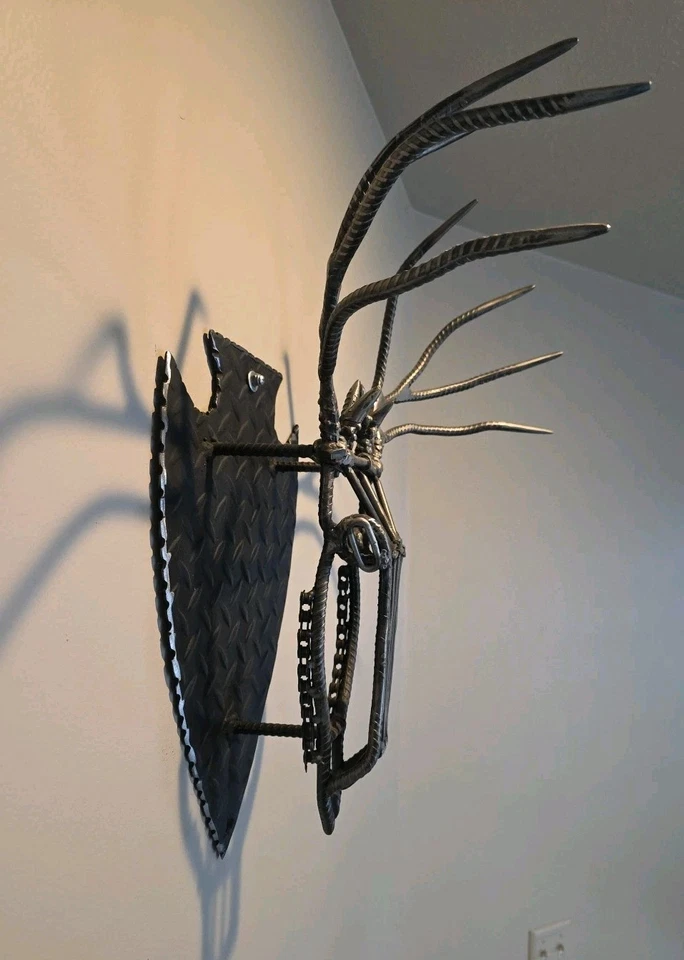 Montaje de cabeza de ciervo de acero soldado forjado a mano grande único en su clase con astas arte de pared Foto 2 de 4