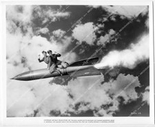 o13945 1952 orig photo Judy Canova, Stephen Dunne riding on a rocket film The WA