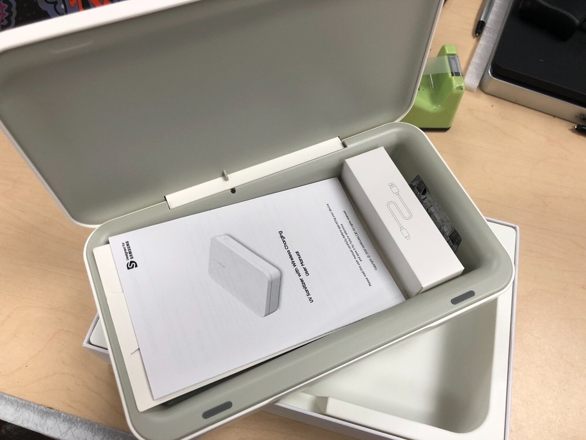 SAMSUNG UV Sanitizer w/ Wireless Charging Box