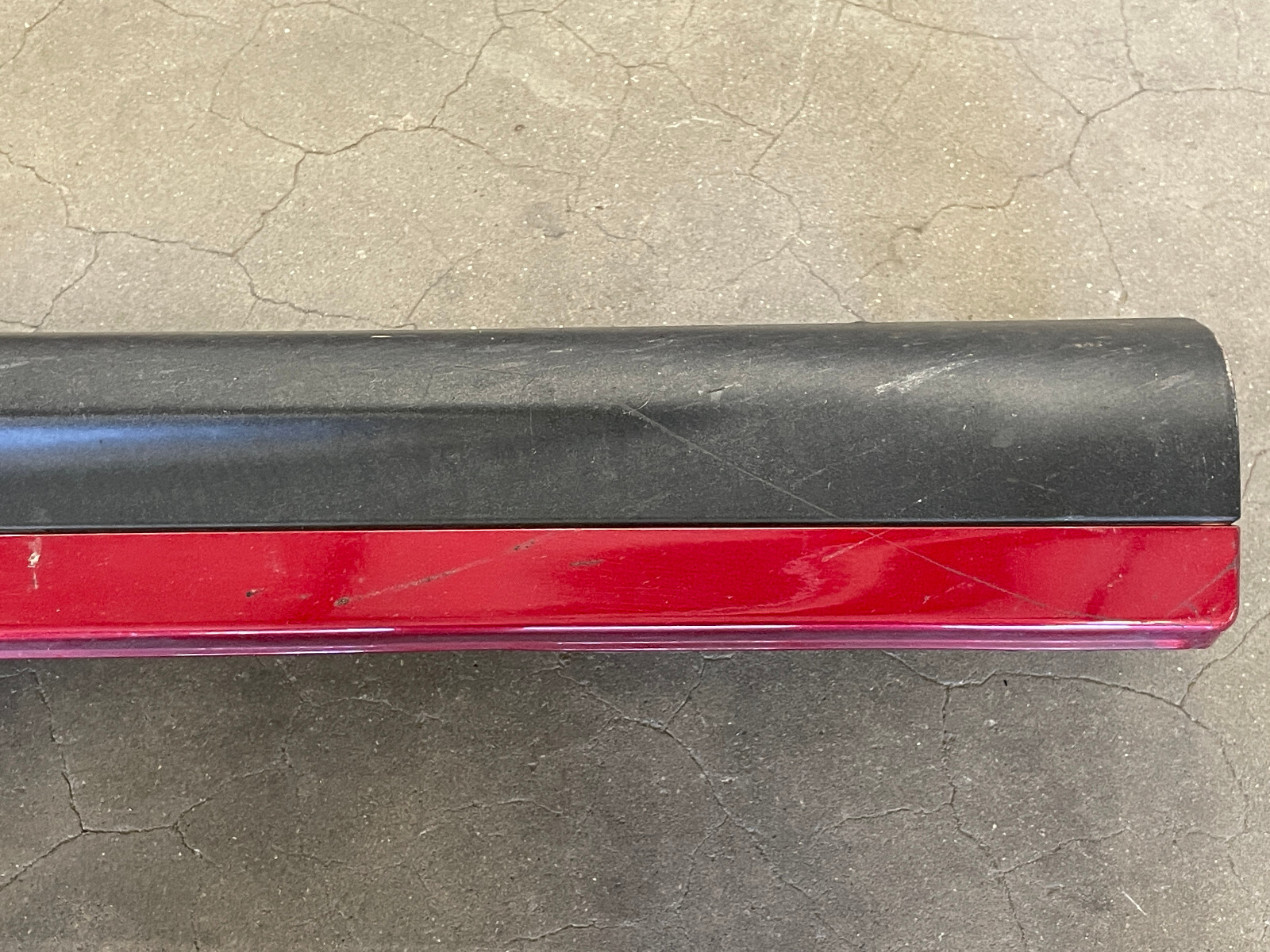 14-17 Maserati Ghibli S Left Side Skirt Rocker Panel Molding Trim Red 1504 OEM