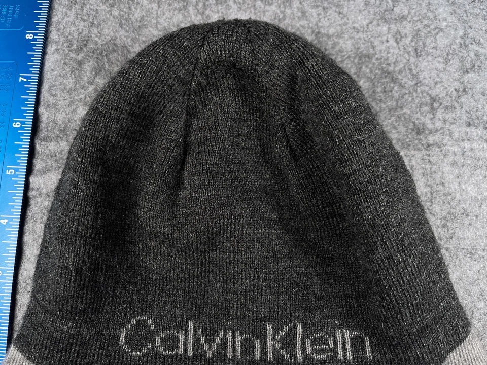 Calvin Klein Gorro Toque Adulto Talla Única Gris Tejido Acrílico Reversible Exterior Foto 3 de 4
