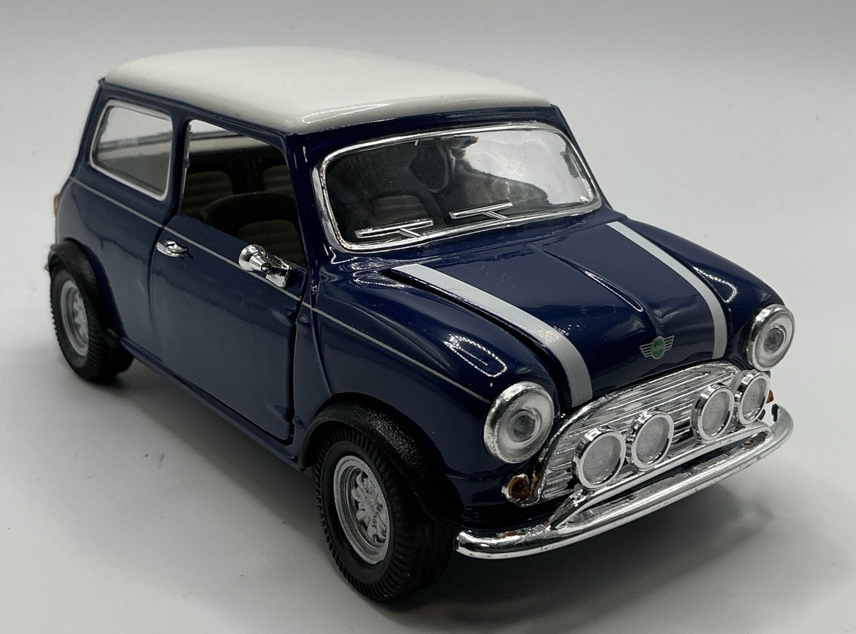 【限定値下げ】AUTOart 1/18 MINI COOPER S 1/18 Autoart - Mini Cooper 2001 | DiecastXchange Forum
