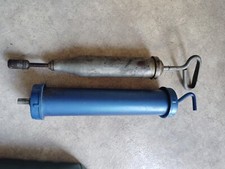 Lot De 2 Seringue À Huile Vintage Outils Militaire Véhicule - Seringe À Huile