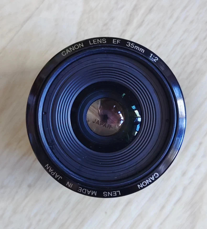 Lente AF gran angular Canon EF 35 mm F2 para montura Canon EF - 95 % nueva Foto 2 de 4