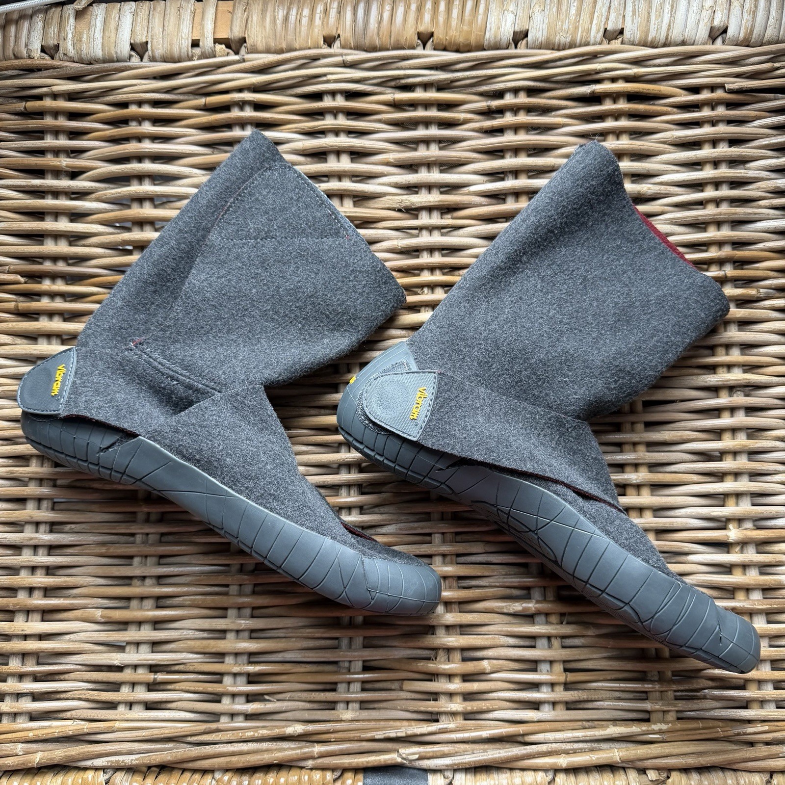 Vibram Furoshiki Mid Wrap Barefoot Boot Gray Mens Small 38-40 Men 6-7 Women 7-8