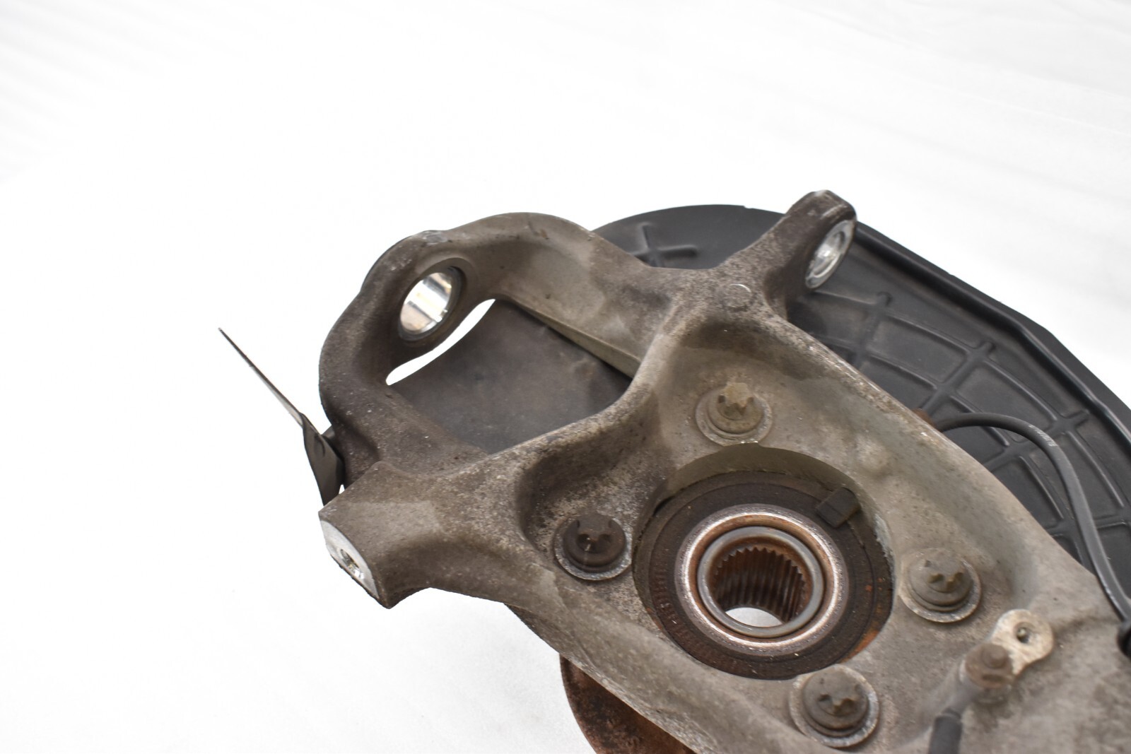 14-17 Maserati Ghibli S Q4 AWD Front Right Side Spindle Knuckle Hub Bearing OEM