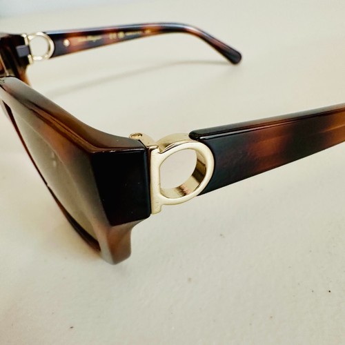 NEW SALVATORE FERRAGAMO TORTOISE WITH BROWN GRADIENT LENS SF1012S-53-19-140 - Picture 8 of 11