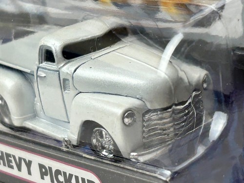 Muscle Machines 1:64 Scale Diecast 1953 Chevy Pickup Truck, New on Card - Picture 8 of 9