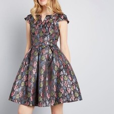 ModCloth Metallic Cactus Desert Print Fit And Flare Pockets Dress size 00 (B208)