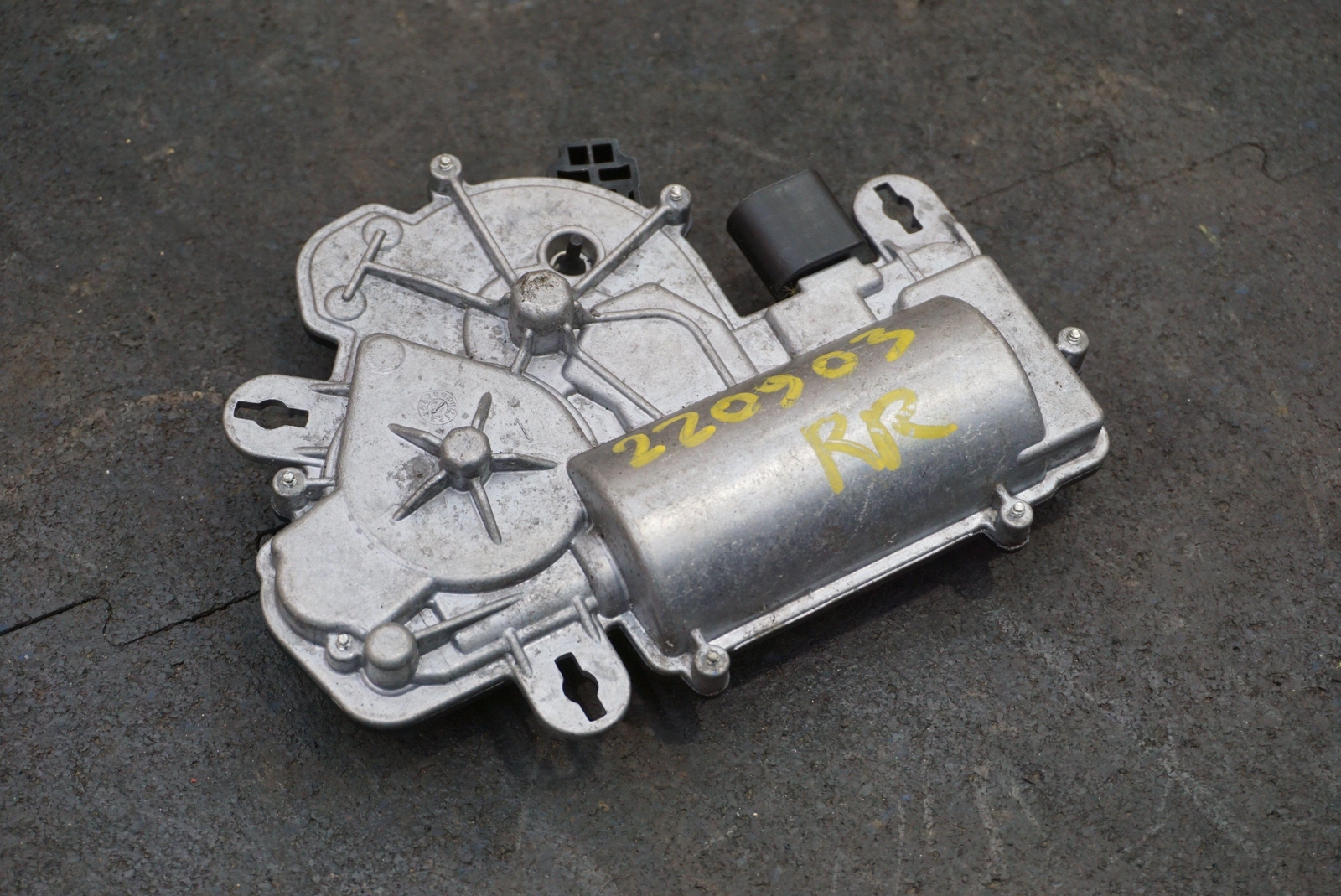 Rear Tailgate Trunk Lid Power Closing Assist Motor 4M0827887  