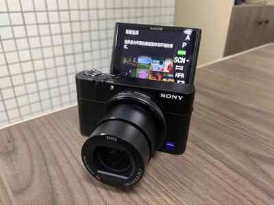 Sony Cyber-shot RX100 V RX100M5 Digital Camera 20.1MP with Flip
