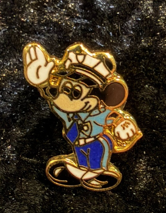 Disney Pin Mickey Mouse Security Officer WDW Cast Exclusive 2009