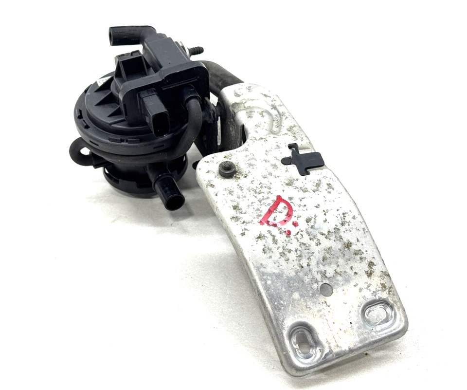 Audi TT TTS 2007-2015 2,0 L EVAP bote de detección de fugas fabricante de equipos originales 8J0906271 Foto 3 de 4