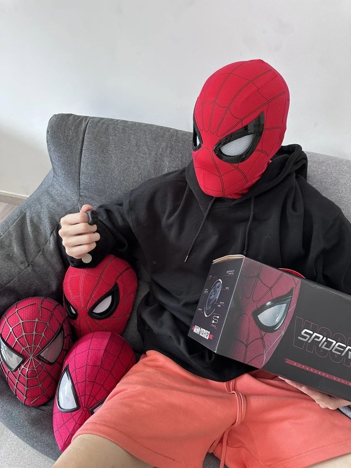 Máscara de tocado Spiderman versión cosplay ojos móviles control remoto electrónico