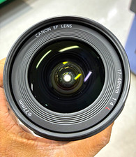 Canon EF 17-40mm f/4L USM Zoom Lens for Canon EF Mount 77mm Filter